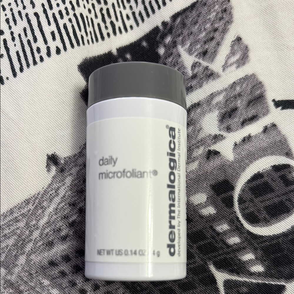 Dermalogica Daily Microfoliant - White and Gray